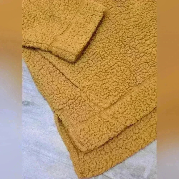 Aerie Sherpa Fleece Teddy 3/4 Button-Up Sweater. - Picture 5 of 11